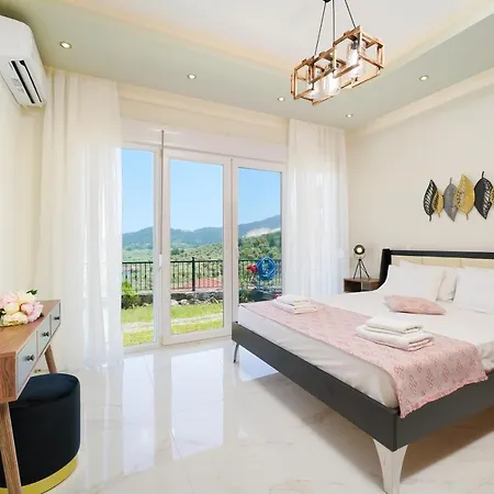 Βίλα Valia Calda